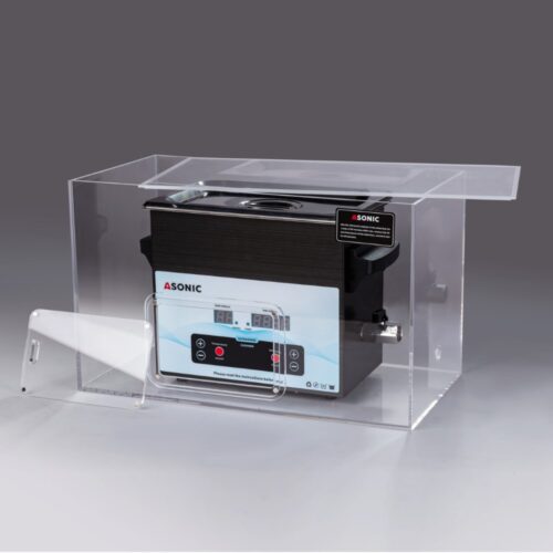 Cutie silențioasă deschisă care conține un aparat de curățare cu ultrasunete ASONIC de 5 litri, conceput pentru o curățare profesională mai silențioasă.